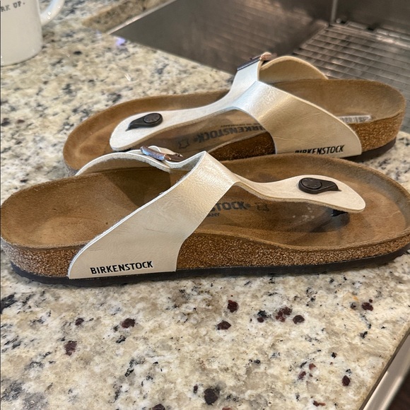 Birkenstocl Metallic Thong Sandals with Rose Gold Buckles - Picture 4 of 5